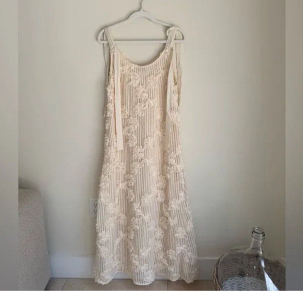 En Saison Cream 3D Floral Lace Dress XS